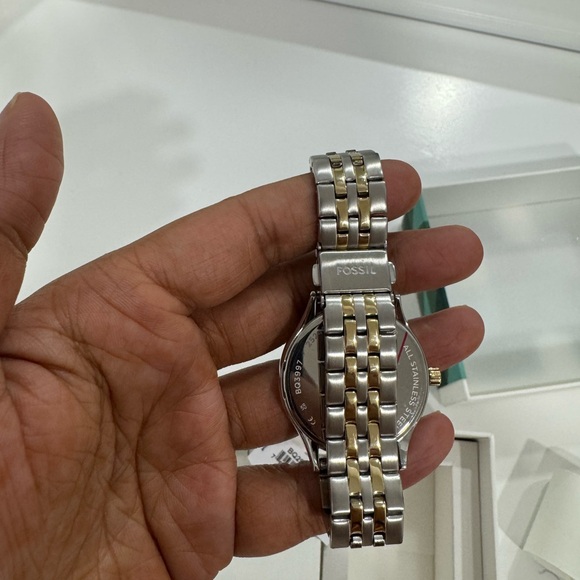 Two Tone New Women’s Fossil Watch - Picture 4 of 4